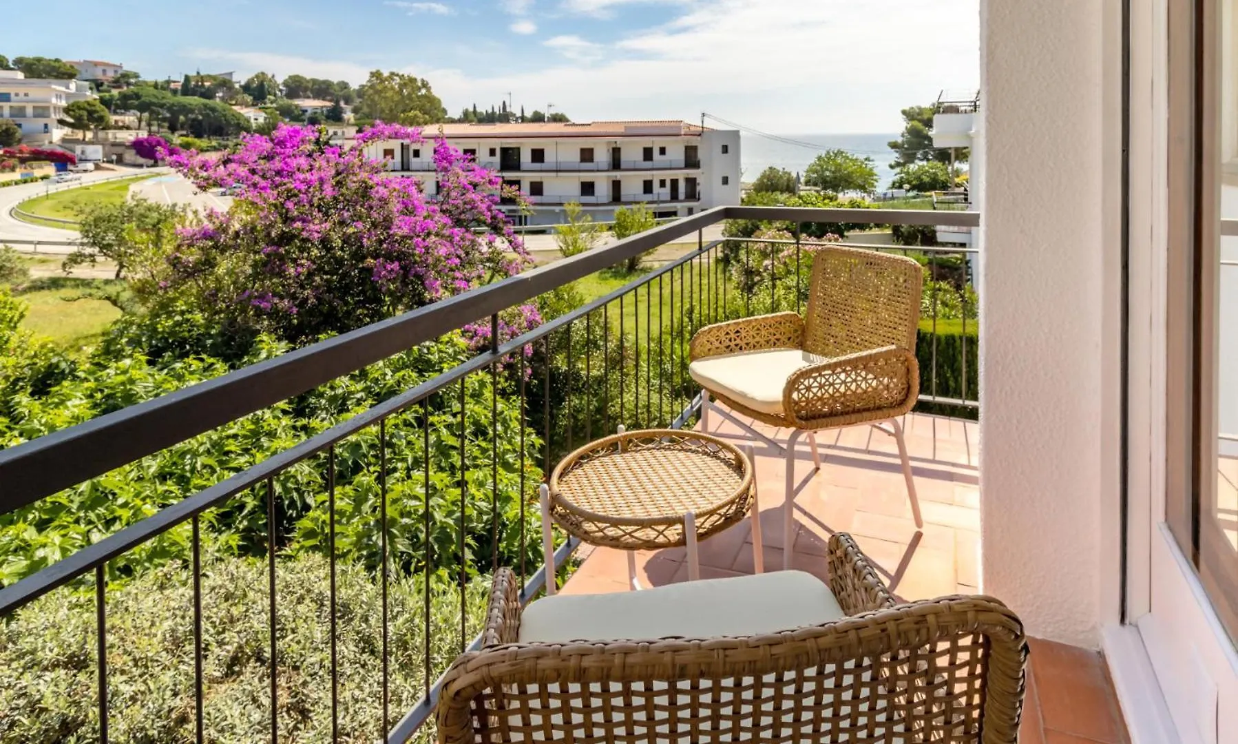 Grifeu 18 Apartamento Con Terraza Y Vistas Llanca 0*,