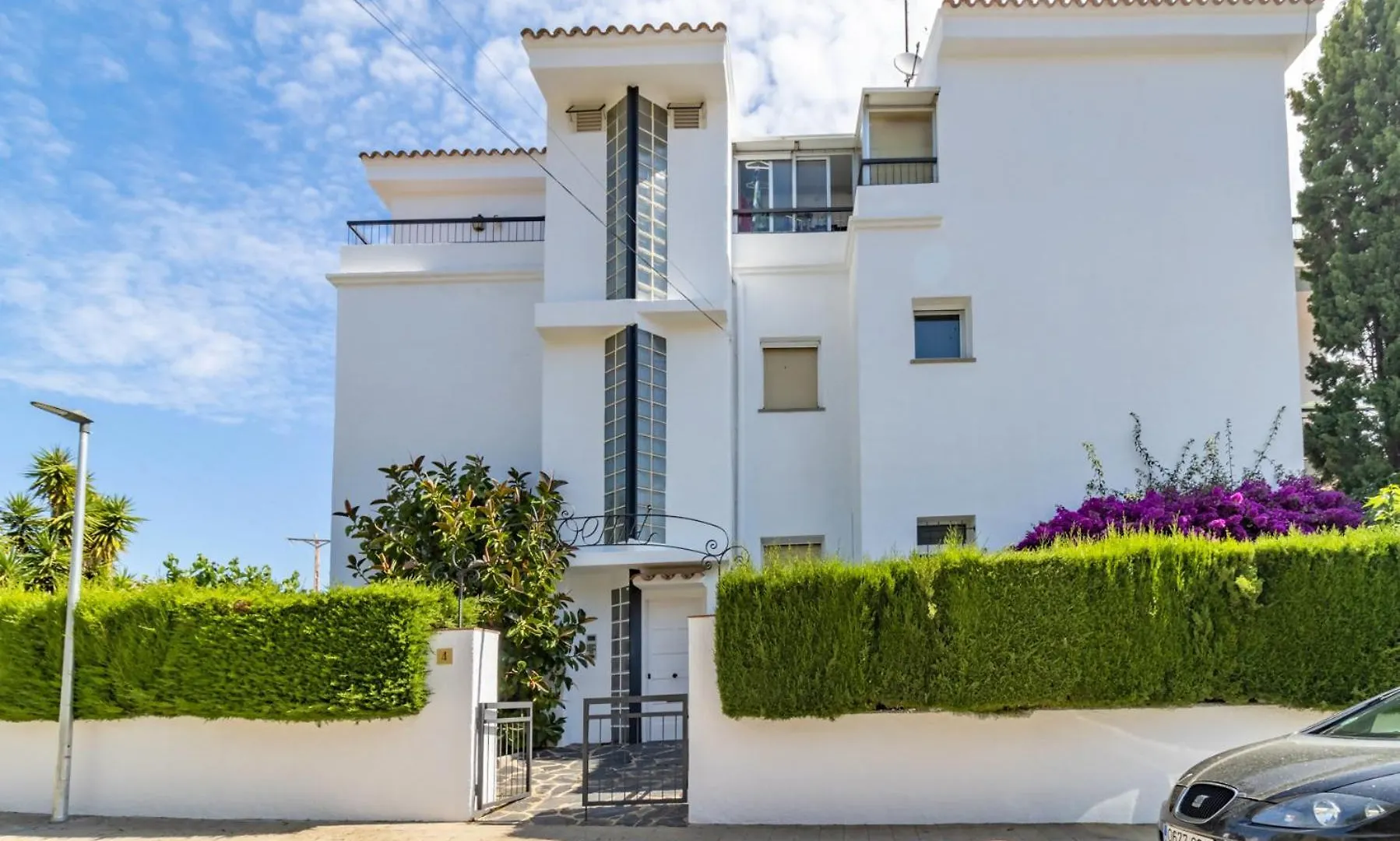 Grifeu 18 Apartamento Con Terraza Y Vistas Llanca Apartment